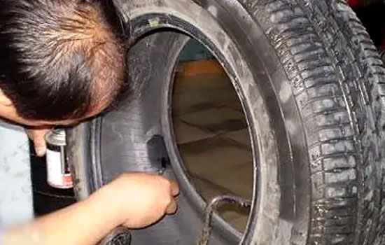 石拐区流动补胎电话查询，最近24小时上门补胎换胎救援服务怎么收费(图2)